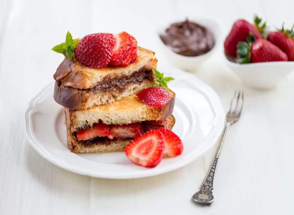 Sandes com Chocolate e Morangos